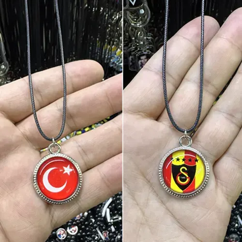 Toptan Taraftar ve Türk Bayraklı Metal Kolye Modelleri | İstoç B2B
