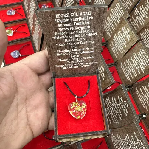 Toptan Yazılı Ahşap Kutulu Epoksi Şifa Kolyesi