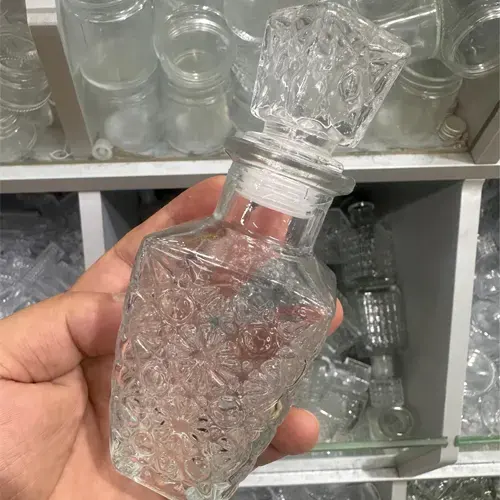 Toptan Cam Kolonya Şişesi 14cm (Hediyelik Geleneksel Desenli) - istocb2b.com